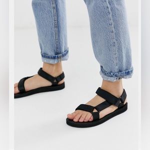 TEVA Univeral Original Sandals Women Size 8 Unisex NEW IN BOX - NWT - Black